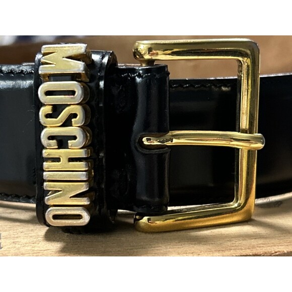 Vintage Moschino Redwall Black Leather‎ Logo Belt Gold Buckle Made in Italy 42 - Picture 2 of 7